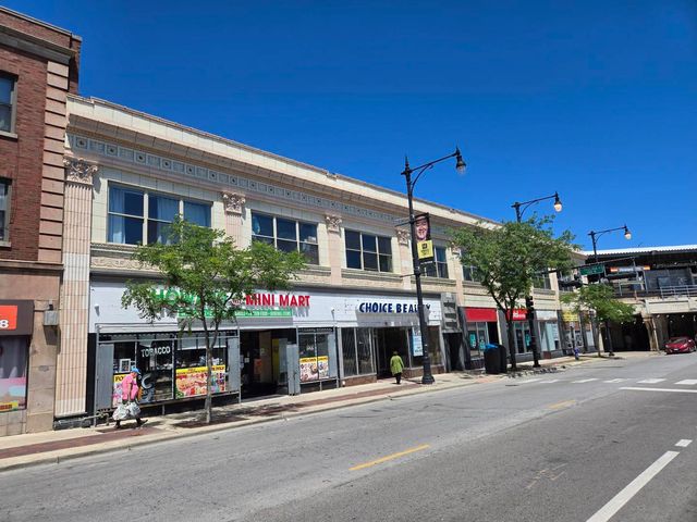 319 Howard Street, Evanston, IL 60202