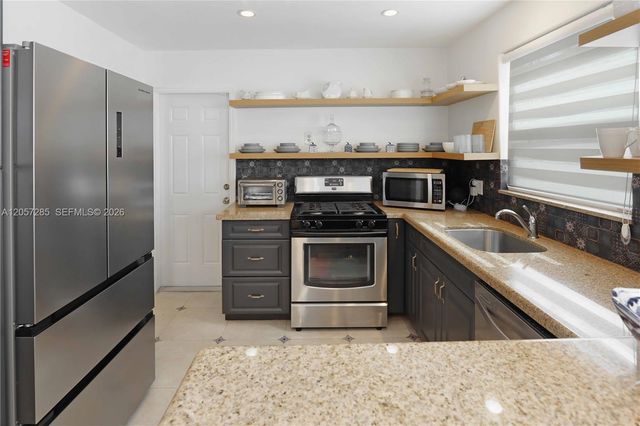 405 S 16th Ave, Hollywood, FL 33020