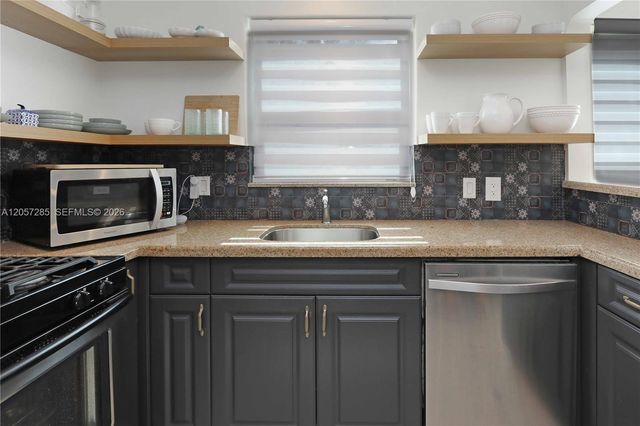 405 S 16th Ave, Hollywood, FL 33020