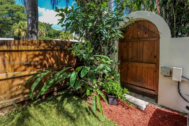 405 S 16th Ave, Hollywood, FL 33020