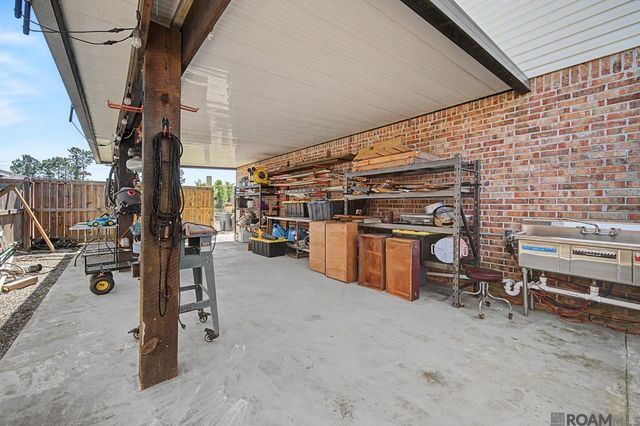 34074 Kingfisher St, Denham Springs, LA 70706