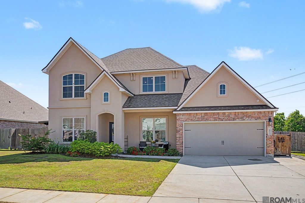 34074 Kingfisher St, Denham Springs, LA 70706