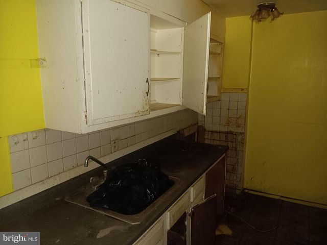 21 N WESTFIELD AVE, Trenton, NJ 08618