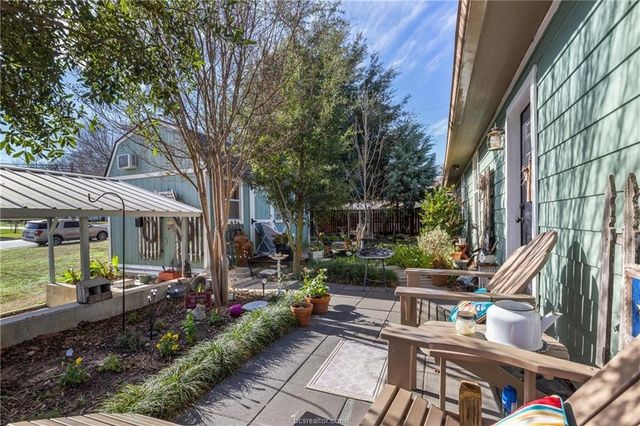 207 S Hill Street, Caldwell, TX 77836