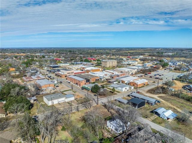 207 S Hill Street, Caldwell, TX 77836