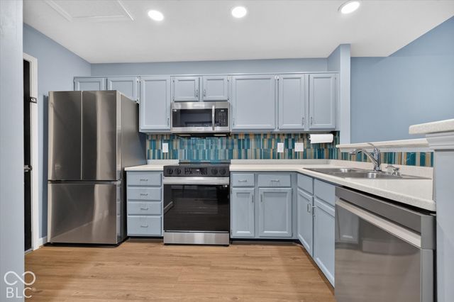 7608 Harbour Isle, Indianapolis, IN 46240