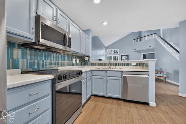 7608 Harbour Isle, Indianapolis, IN 46240