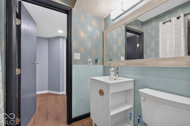7608 Harbour Isle, Indianapolis, IN 46240