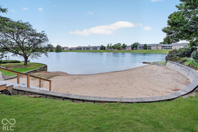 7608 Harbour Isle, Indianapolis, IN 46240