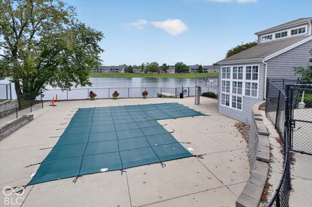 7608 Harbour Isle, Indianapolis, IN 46240