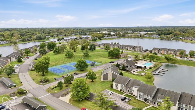 7608 Harbour Isle, Indianapolis, IN 46240