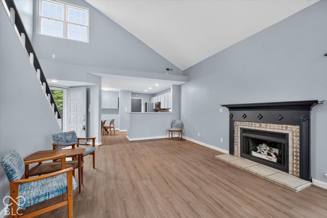 7608 Harbour Isle, Indianapolis, IN 46240