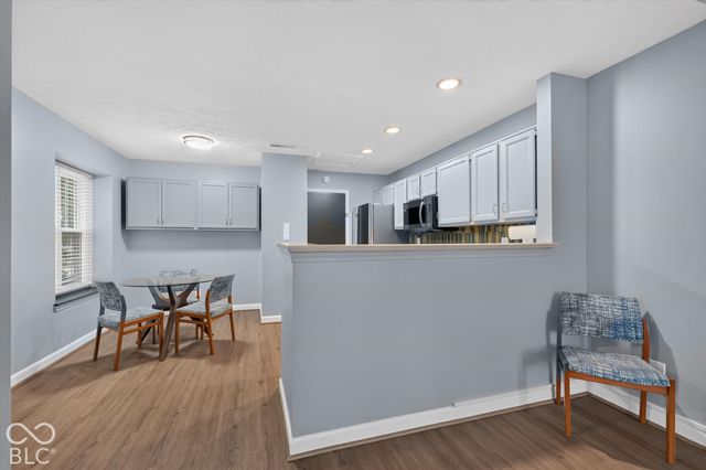 7608 Harbour Isle, Indianapolis, IN 46240