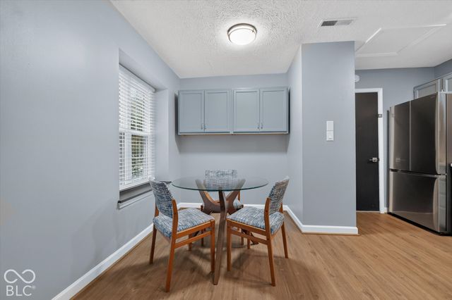 7608 Harbour Isle, Indianapolis, IN 46240