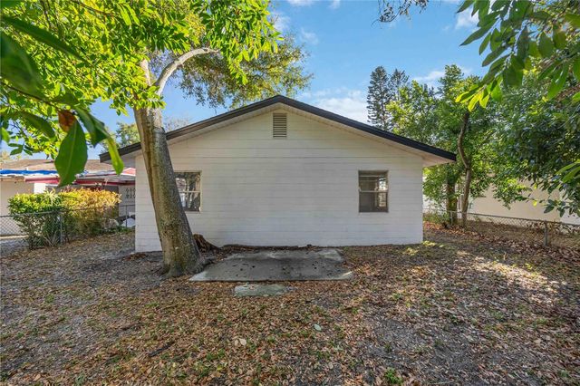 243 AVENUE L NE, Winter Haven, FL 33881