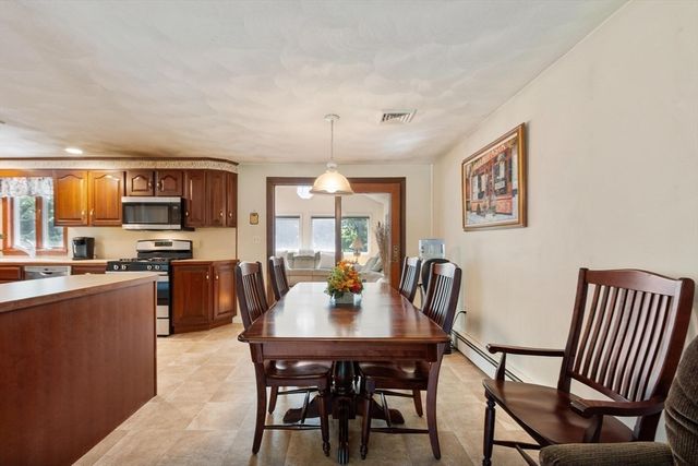 22 Northgate Rd, Tewksbury, MA 01876