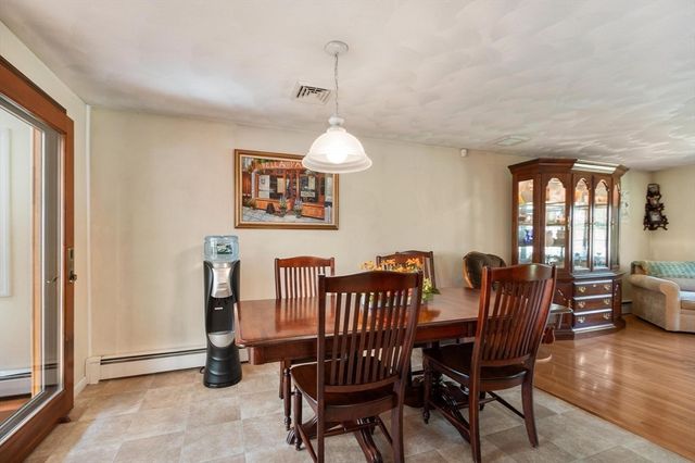 22 Northgate Rd, Tewksbury, MA 01876