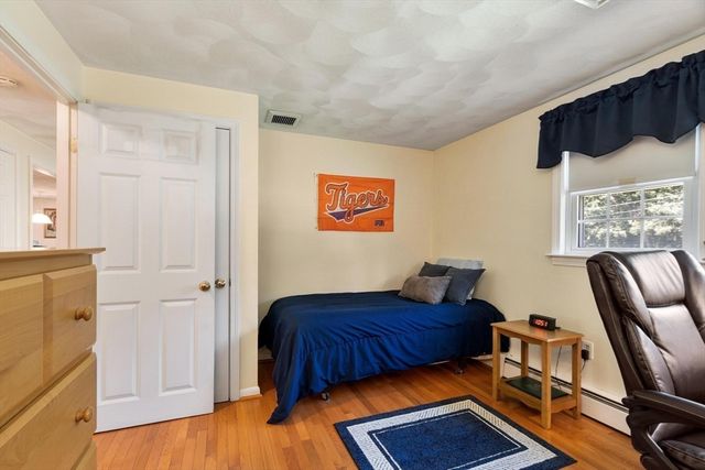 22 Northgate Rd, Tewksbury, MA 01876