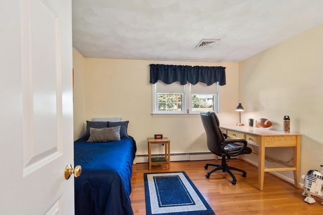 22 Northgate Rd, Tewksbury, MA 01876