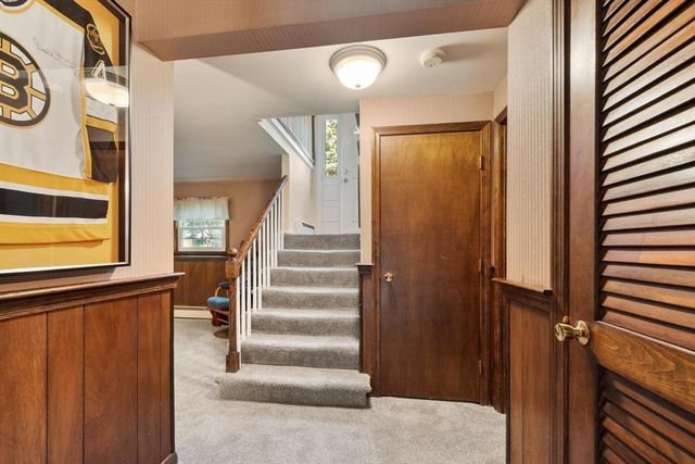 22 Northgate Rd, Tewksbury, MA 01876