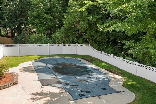 22 Northgate Rd, Tewksbury, MA 01876
