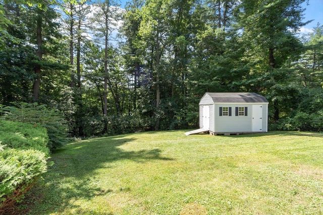 22 Northgate Rd, Tewksbury, MA 01876
