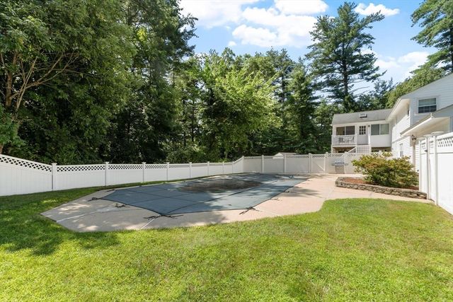 22 Northgate Rd, Tewksbury, MA 01876