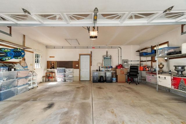 22 Northgate Rd, Tewksbury, MA 01876