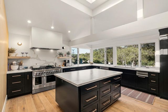 70 Paseo Hermoso, Salinas, CA 93908