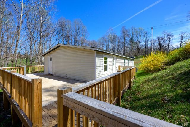 1860 S Coolwell Road, Madison Heights, VA 24572