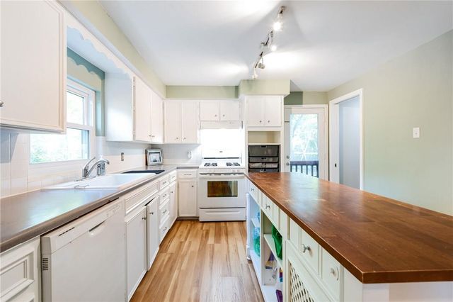 7815 Hardy DR, Austin, TX 78757