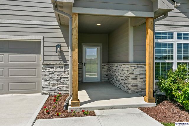 12388 Horizon Street, Papillion, NE 68046