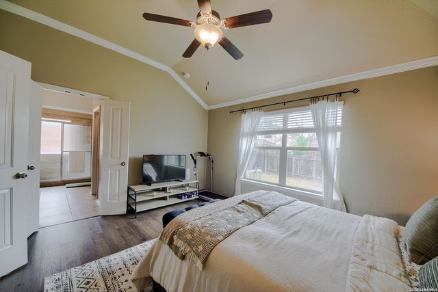 8522 Fess Parker Dr, San Antonio, TX 78254