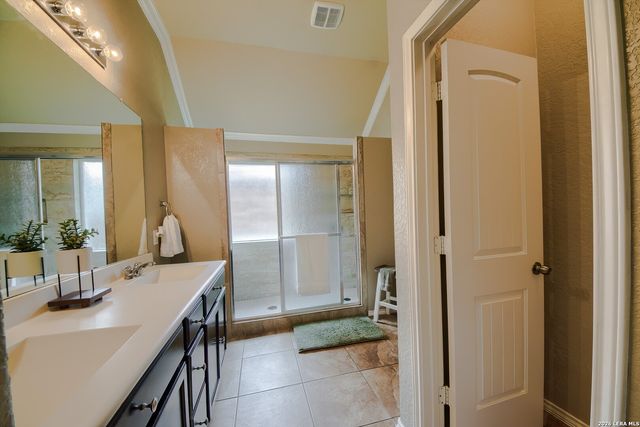 8522 Fess Parker Dr, San Antonio, TX 78254