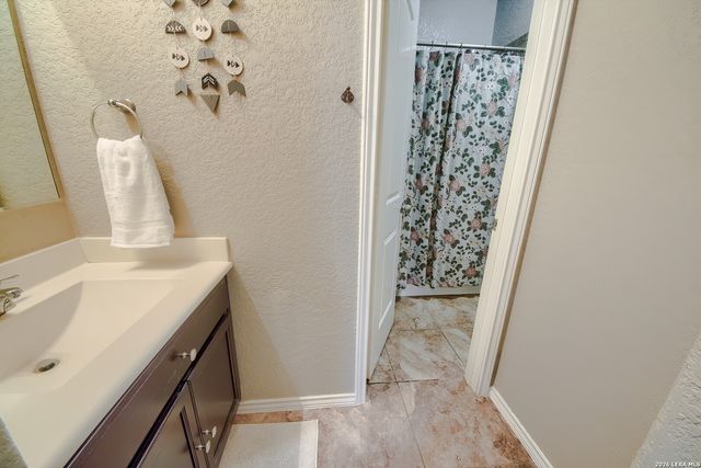 8522 Fess Parker Dr, San Antonio, TX 78254