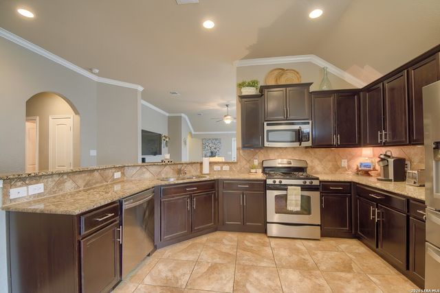 8522 Fess Parker Dr, San Antonio, TX 78254