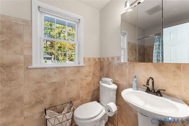 12869 Richmond St, Chester, VA 23831