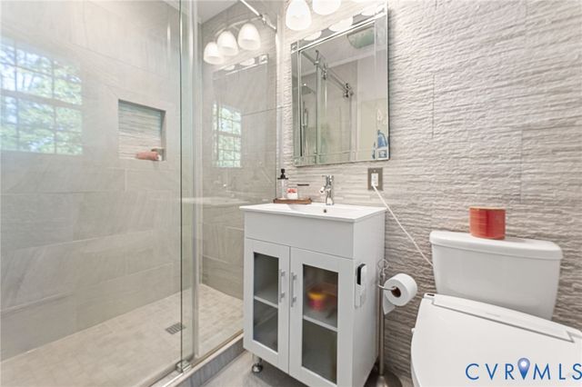 12869 Richmond St, Chester, VA 23831