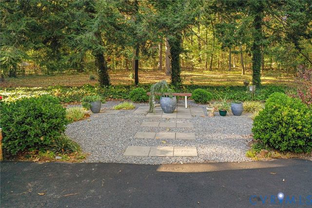 12869 Richmond St, Chester, VA 23831