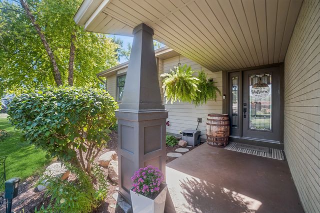 9N930 Koshare Circle, Elgin, IL 60124