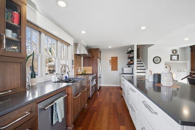 9N930 Koshare Circle, Elgin, IL 60124