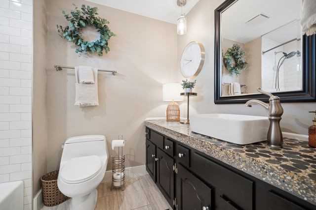 9N930 Koshare Circle, Elgin, IL 60124