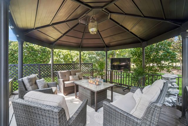 9N930 Koshare Circle, Elgin, IL 60124