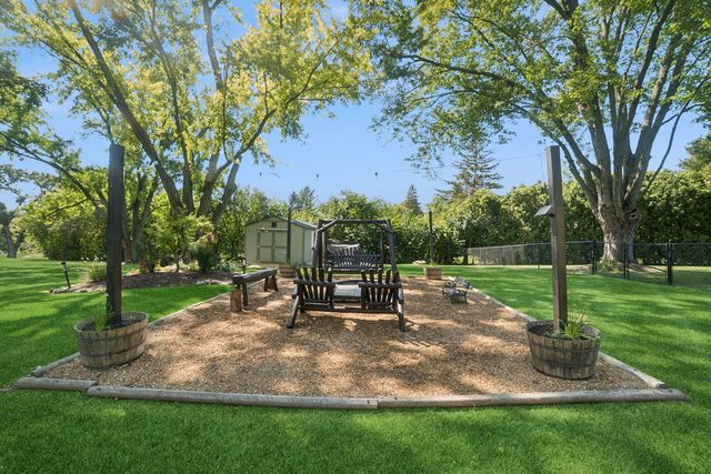 9N930 Koshare Circle, Elgin, IL 60124