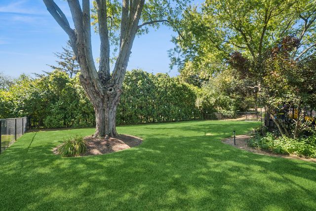 9N930 Koshare Circle, Elgin, IL 60124