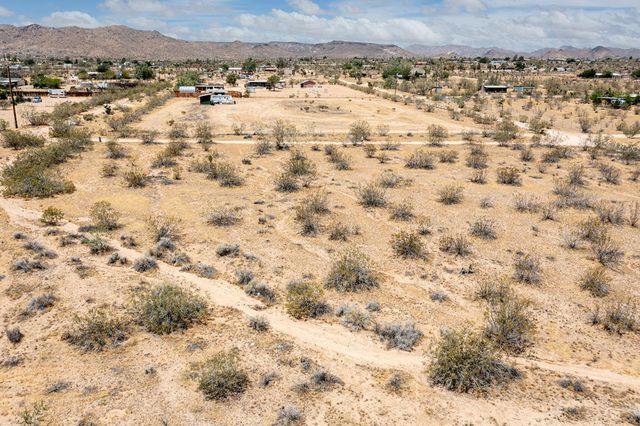 56045 Vin Rose Lane, Yucca Valley, CA 92284