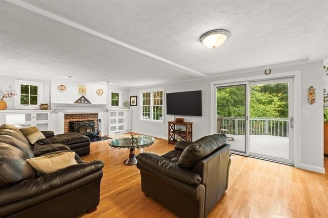 95 Little Herring Pond Rd, Plymouth, MA 02360