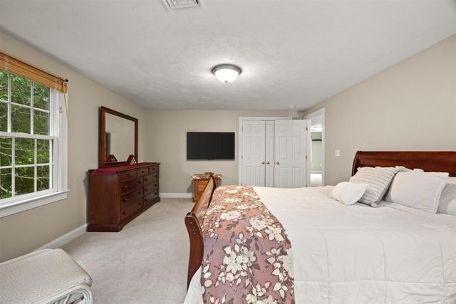 95 Little Herring Pond Rd, Plymouth, MA 02360