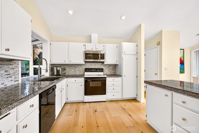 16224 195th Place NE, Woodinville, WA 98077