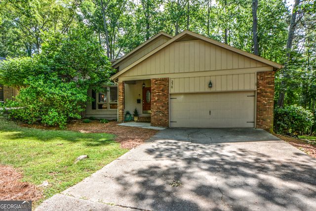 270 Lakeview Ridge W, Roswell, GA 30076